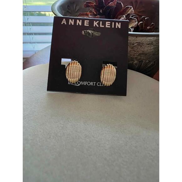 Anne Klein Gold-Tone Ridged Button EZ Comfort Clip-On earrings, NEW - Picture 2 of 3